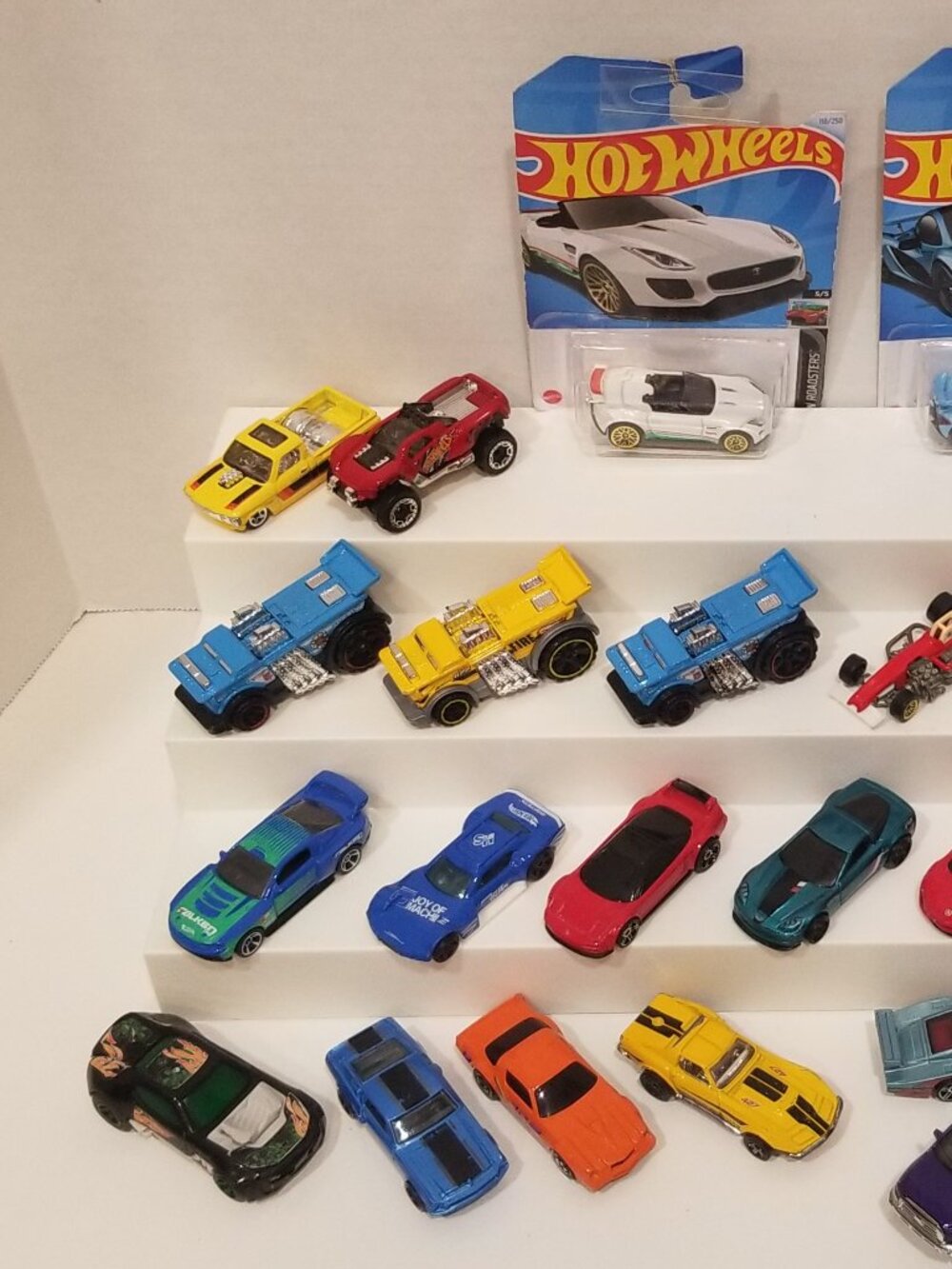 Hot Wheels Lot, lot of 29, EUC - Picture 11 of 12